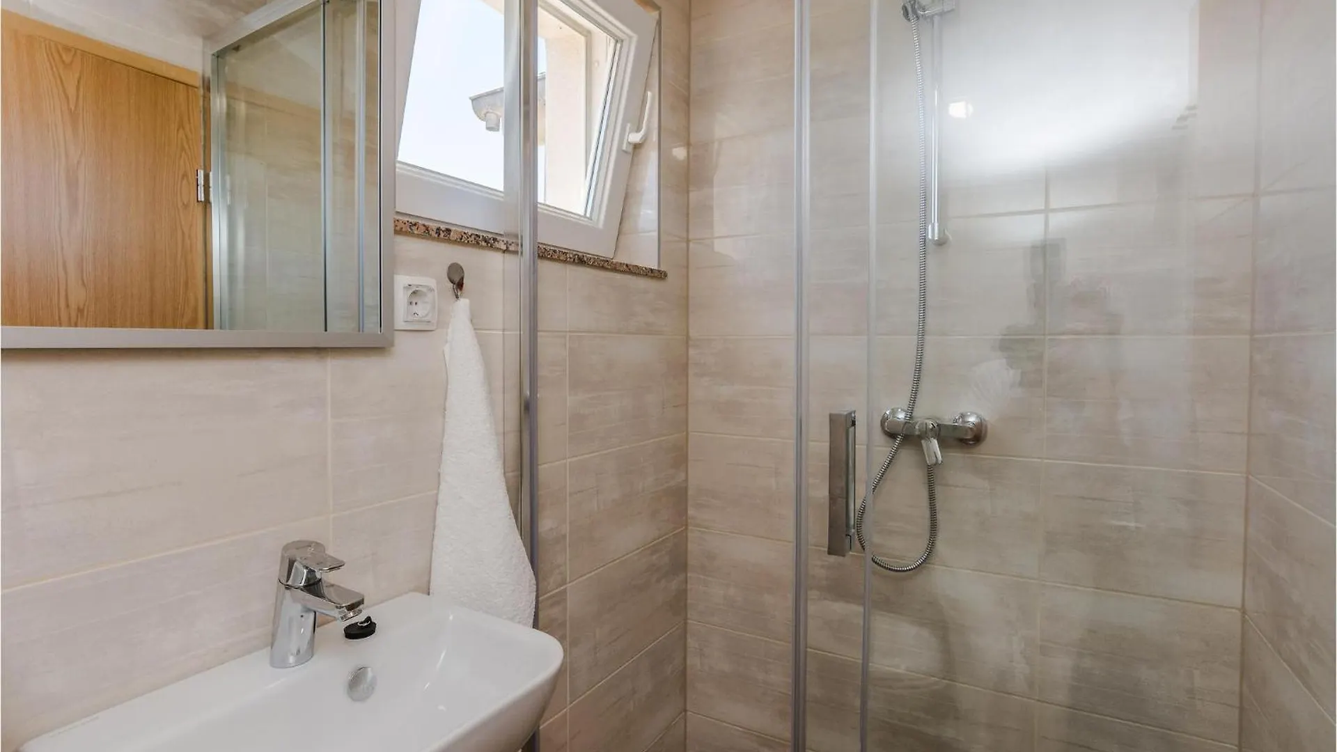 Awesome Apartment In Privlaka With House Sea View Croatia