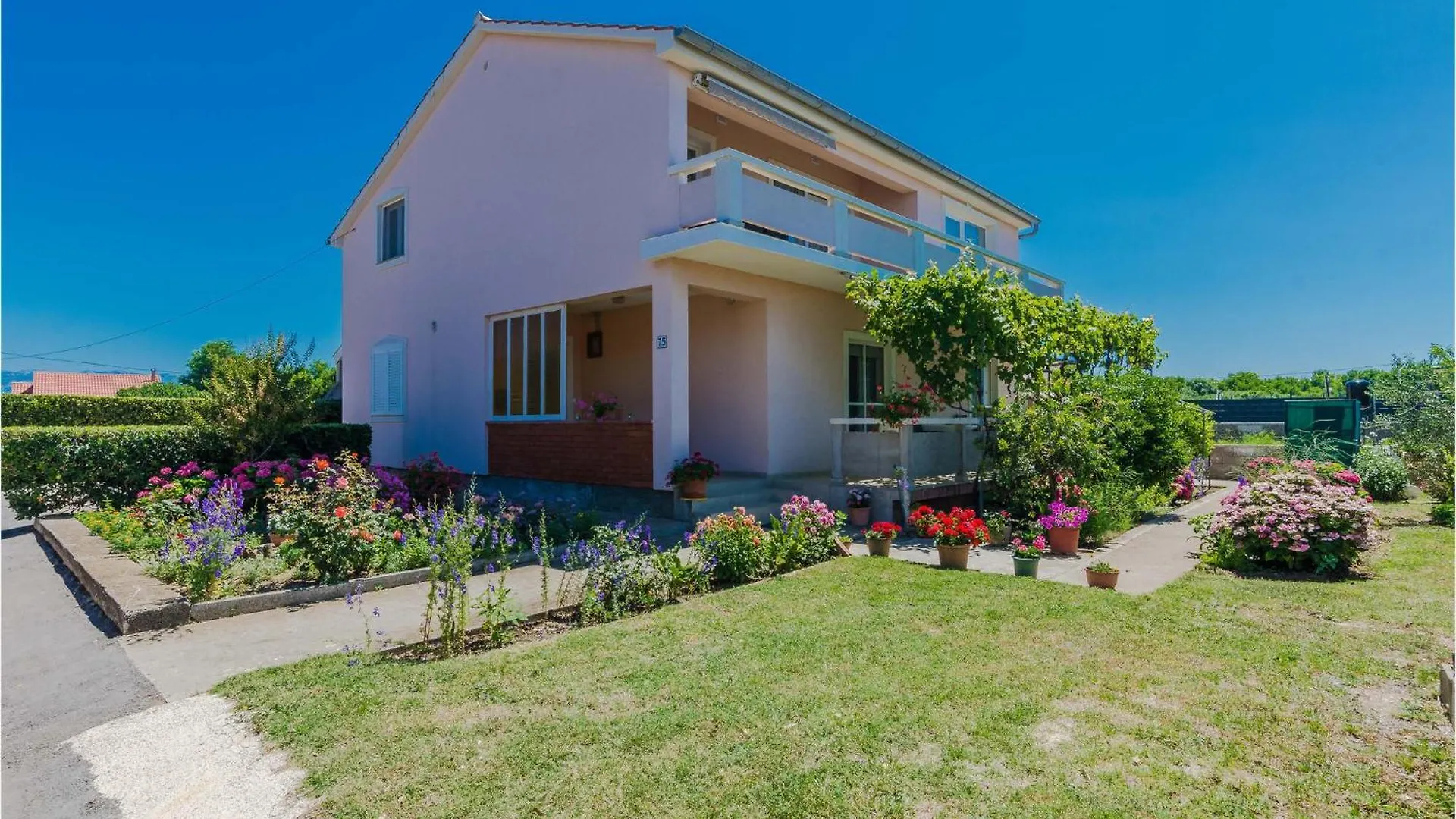 Awesome Apartment In Privlaka With House Sea View