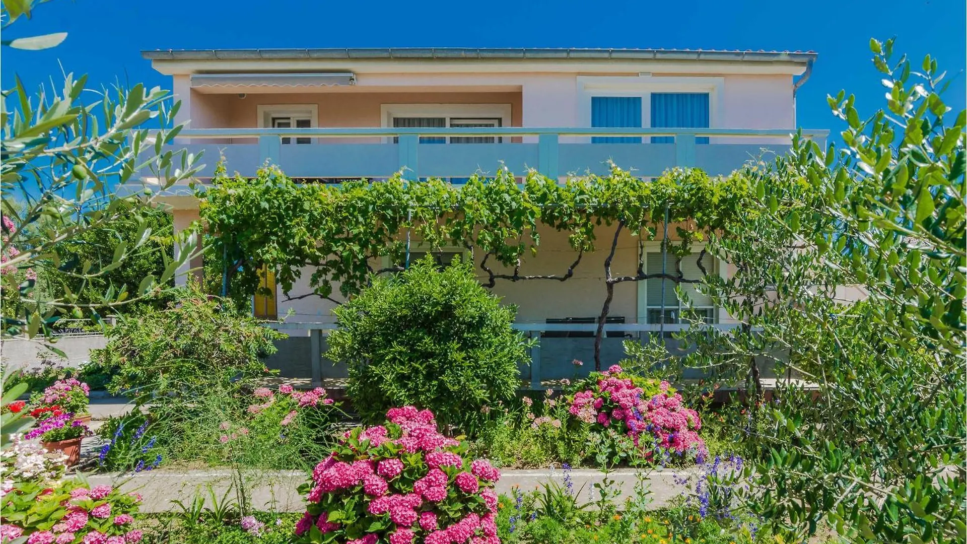 Awesome Apartment In Privlaka With House Sea View